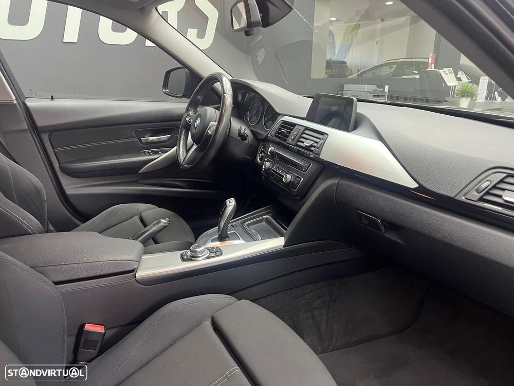 BMW 318 d Touring Navigation Sport Auto - 28