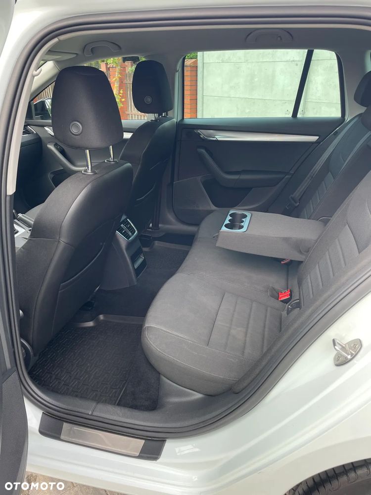 Skoda Octavia 1.8 TSI Elegance DSG - 10