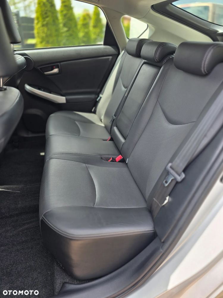 Toyota Prius 1.8 HSD Prestige - 7