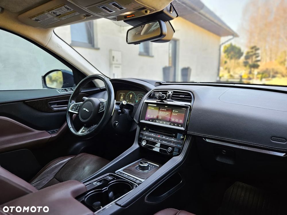 Jaguar F-Pace S AWD - 13