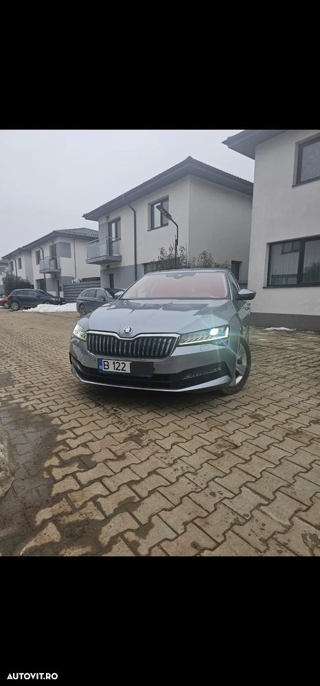Skoda Superb 2.0 TDI DSG Ambition - 2