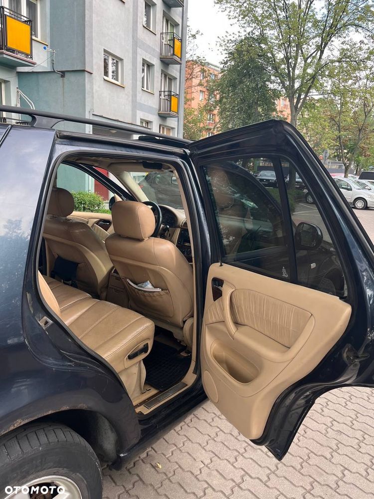 Mercedes-Benz ML 230 - 6