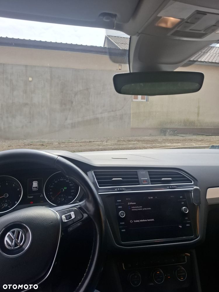 Volkswagen Tiguan - 11