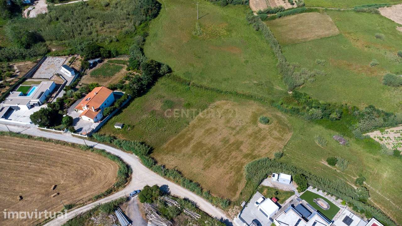 TERRENO URBANIZÁVEL NA LOURINHÃ – INVESTIMENTO PARA 11 FOGOS - Grande imagem: 5/8