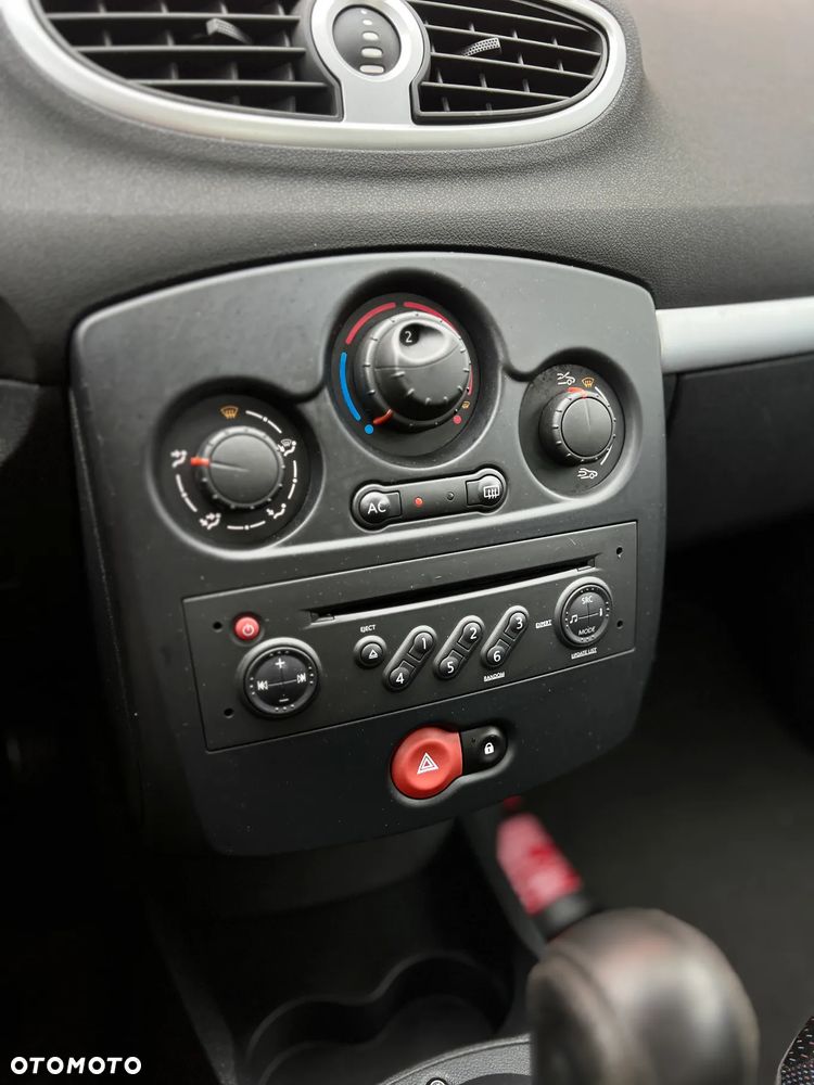 Renault Clio - 21