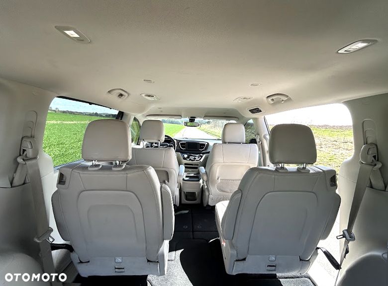 Chrysler Pacifica - 10