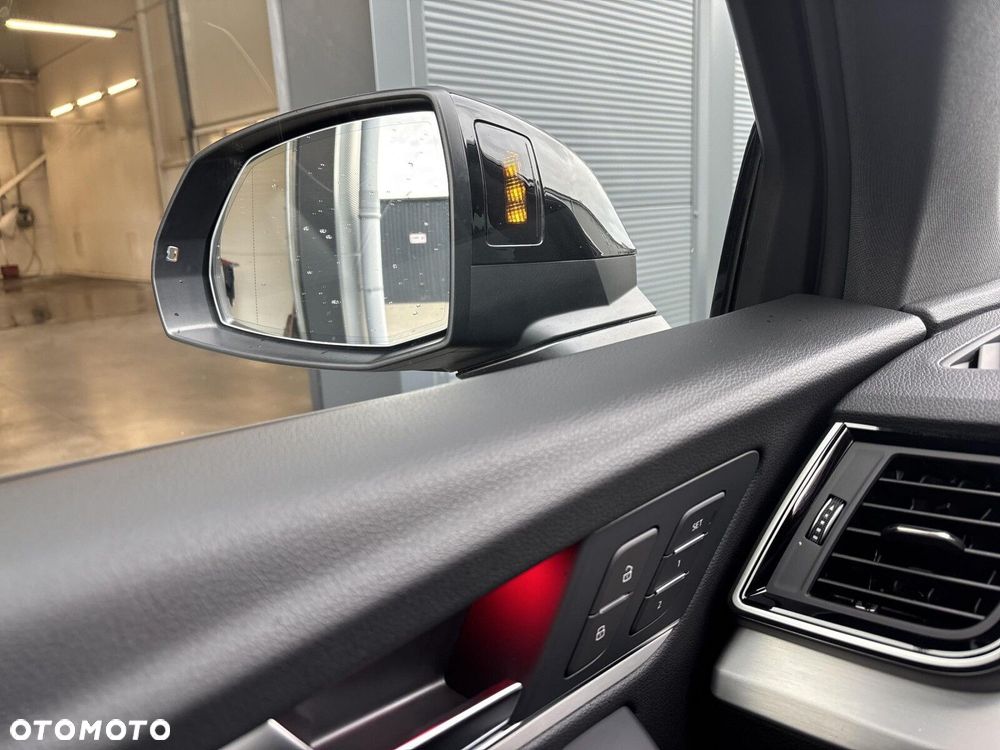 Audi Q5 Sportback - 24