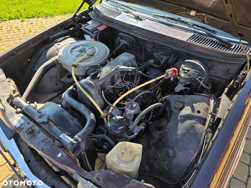 Mercedes-Benz W123 - 32
