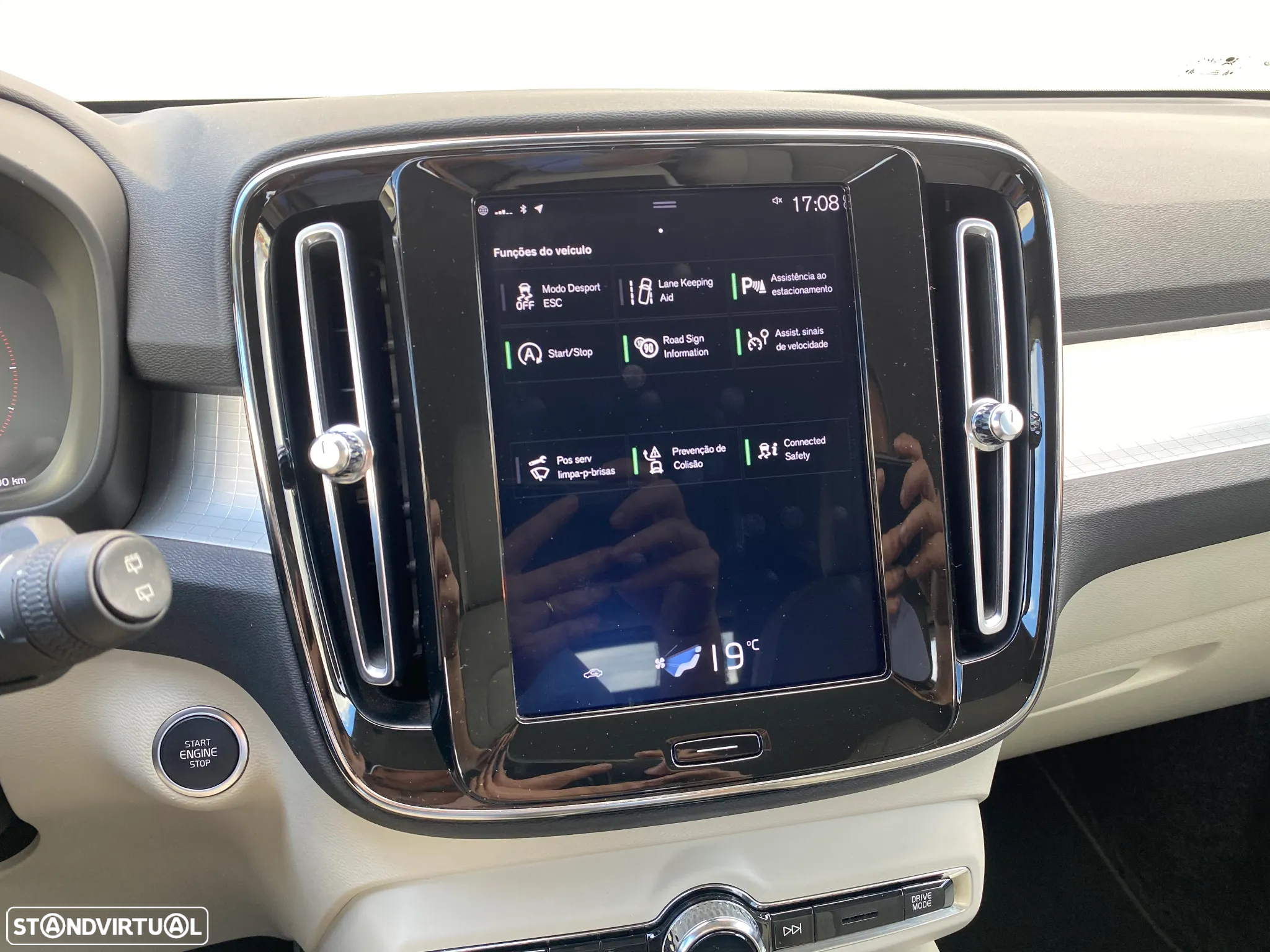 Volvo XC 40 2.0 D3 Momentum Plus Geartronic - 20