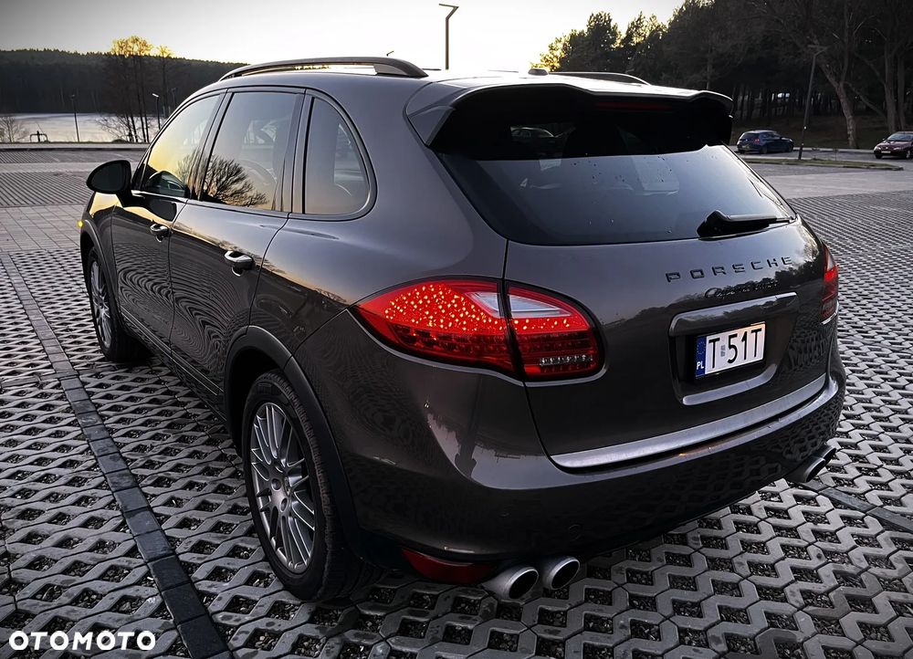 Porsche Cayenne Turbo - 2