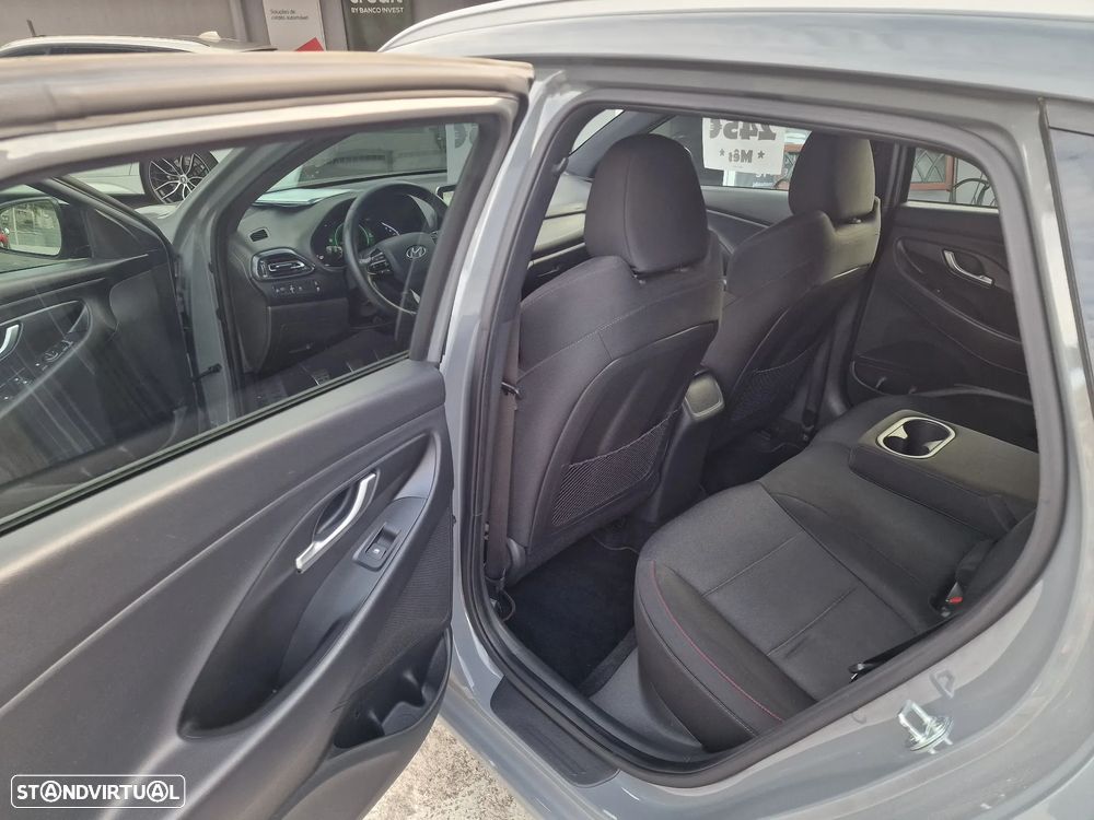 Hyundai i30 SW 1.6 CRDi N-Line - 9