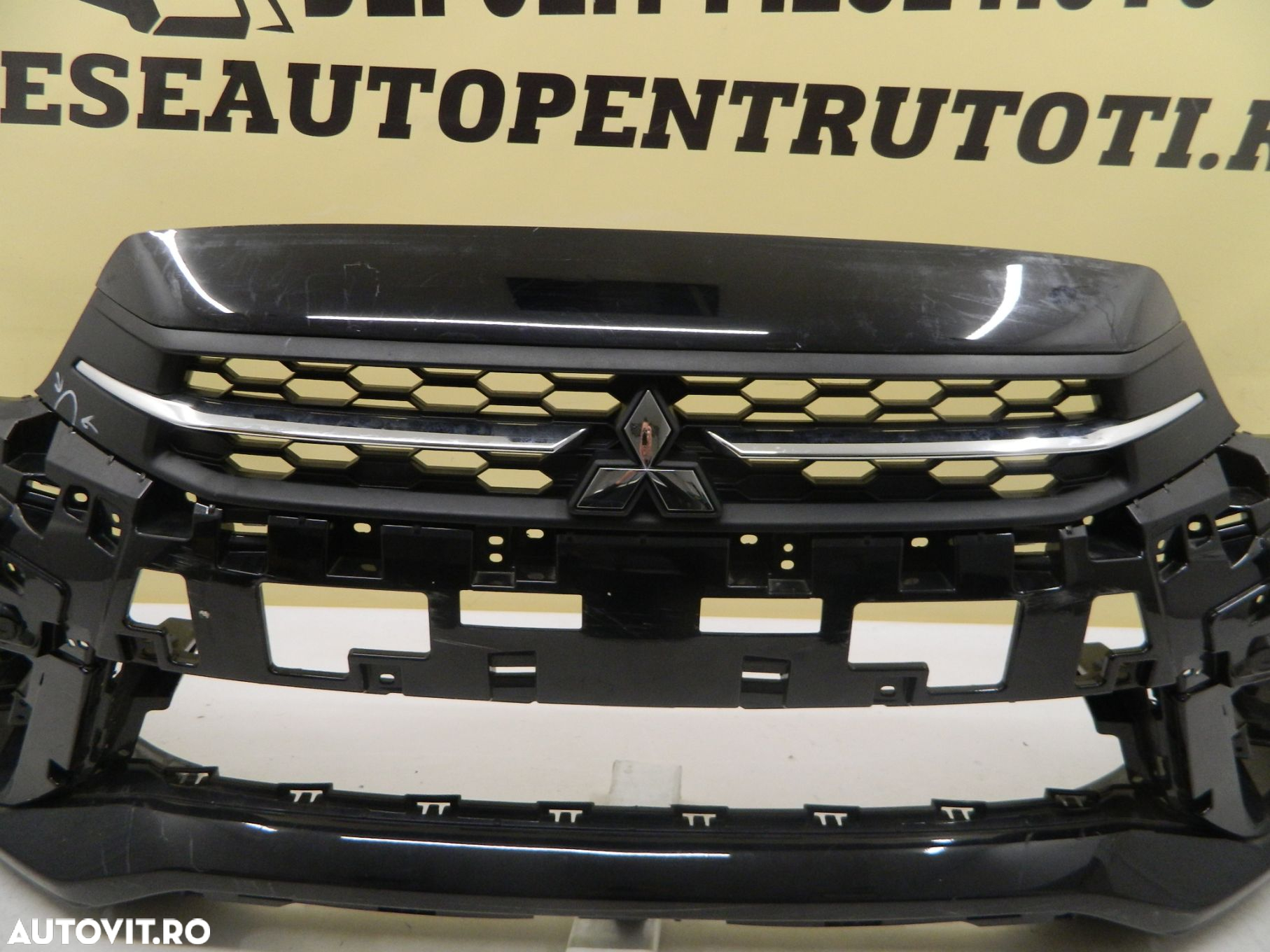 Bara fata Mitsubishi ASX facelift, 2016, 2017, 2018, 2019, cod origine 6400J025ZZ. - 6