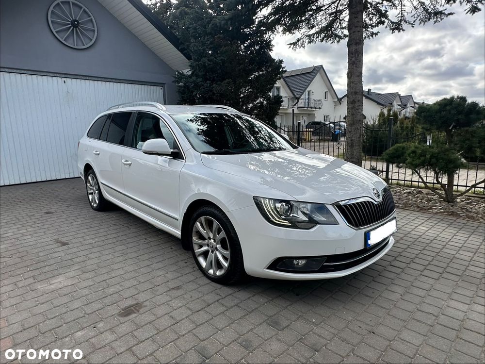Skoda Superb 2.0 TDI 4x4 Elegance DSG - 9