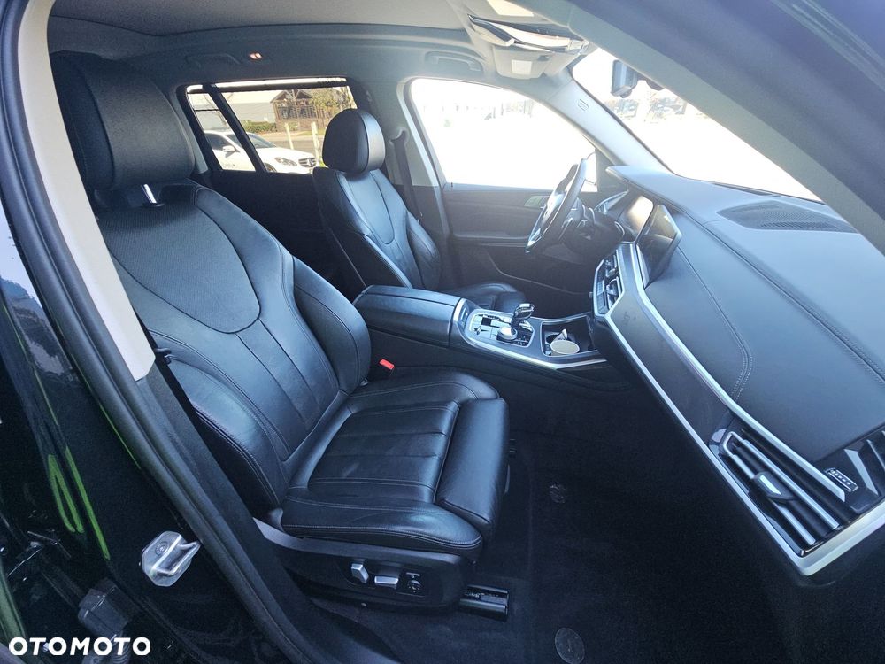 BMW X7 xDrive40i mHEV - 16