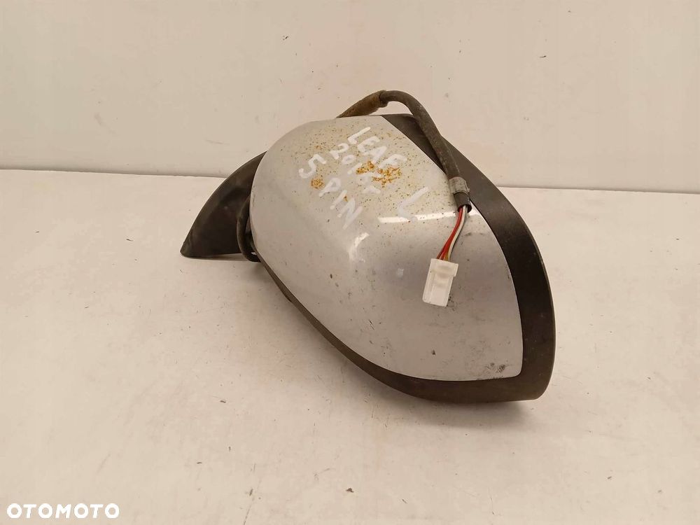 LUSTERKO LEWE PRZEDNIE NISSAN LEAF 10-17 5 PIN - 2