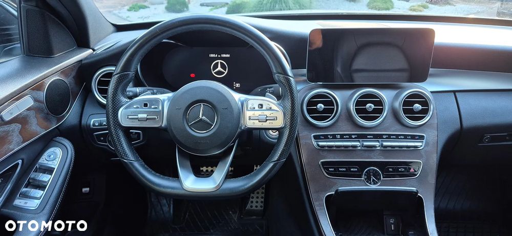 Mercedes-Benz Klasa C 300 9G-TRONIC - 12