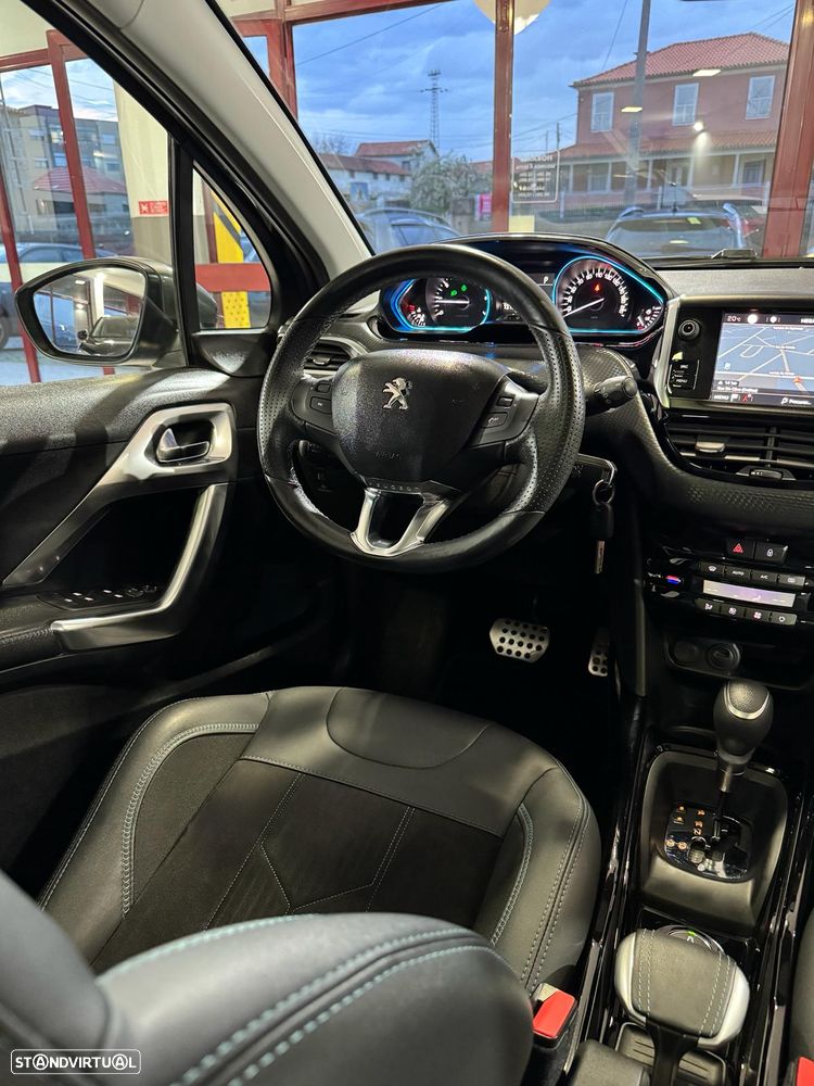 Peugeot 2008 PureTech 130 Stop&Start EAT6 Black Edition - 11