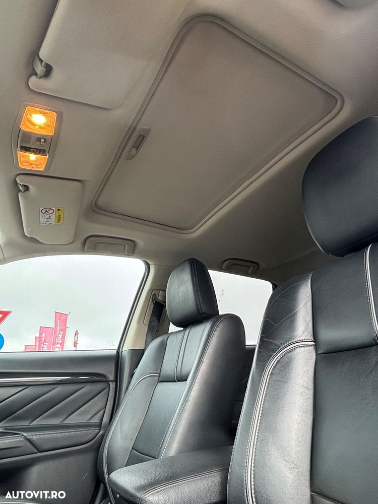 Mitsubishi Outlander - 14
