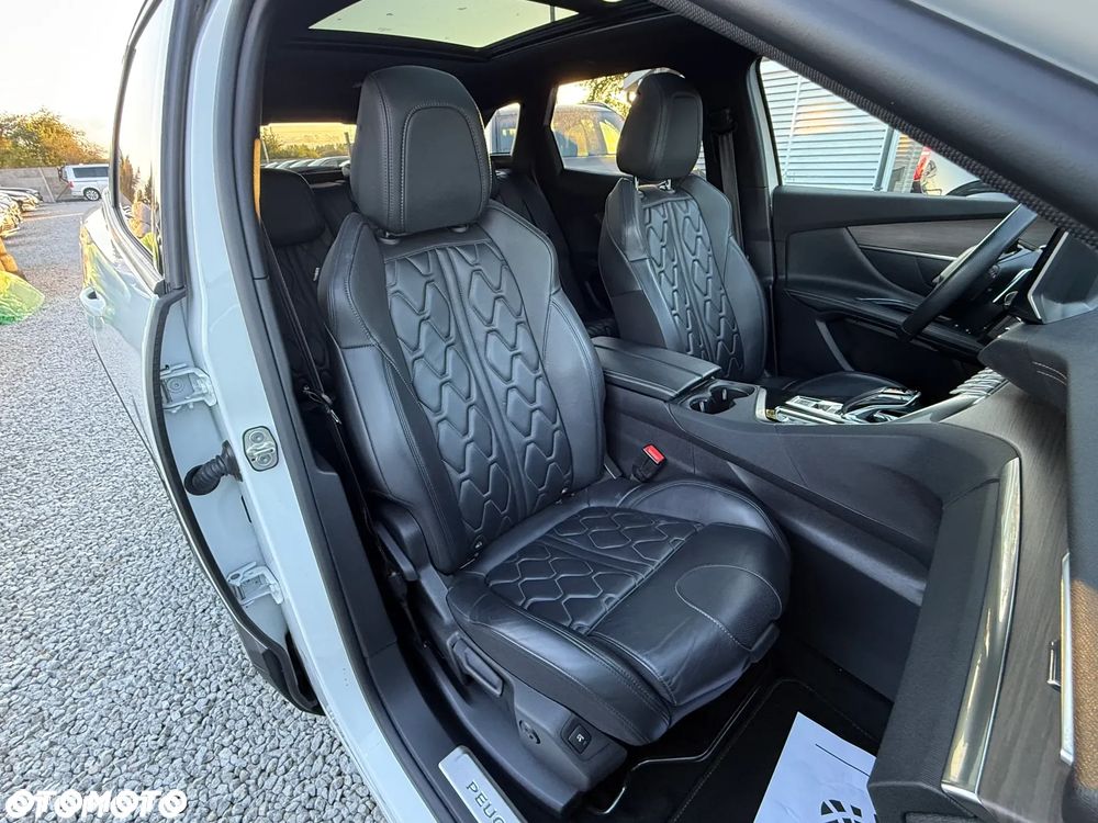 Peugeot 3008 Hybrid 225 e-EAT8 GT Pack - 32