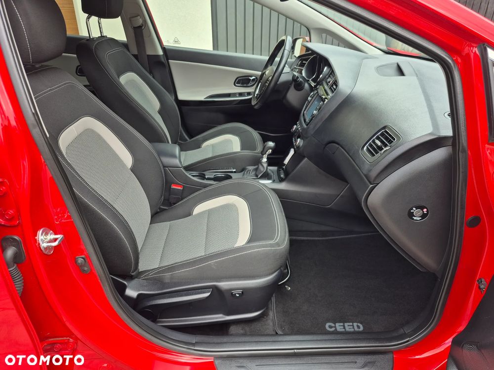 Kia Ceed - 17