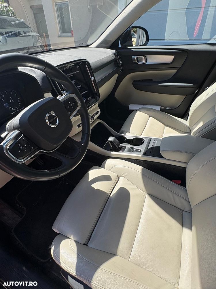 Volvo XC 40 T3 AT8 Momentum Pro - 12