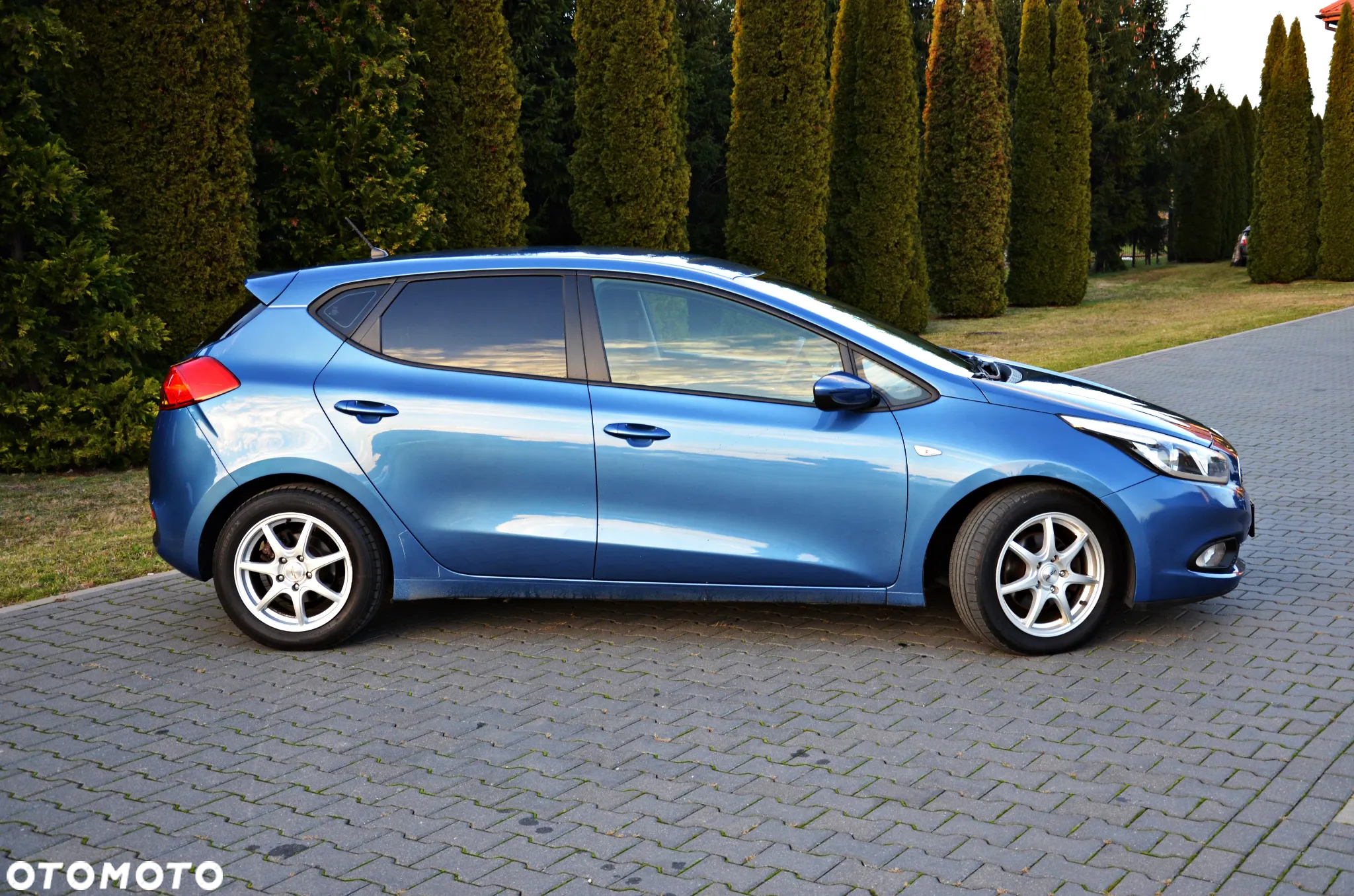 Kia Ceed - 12