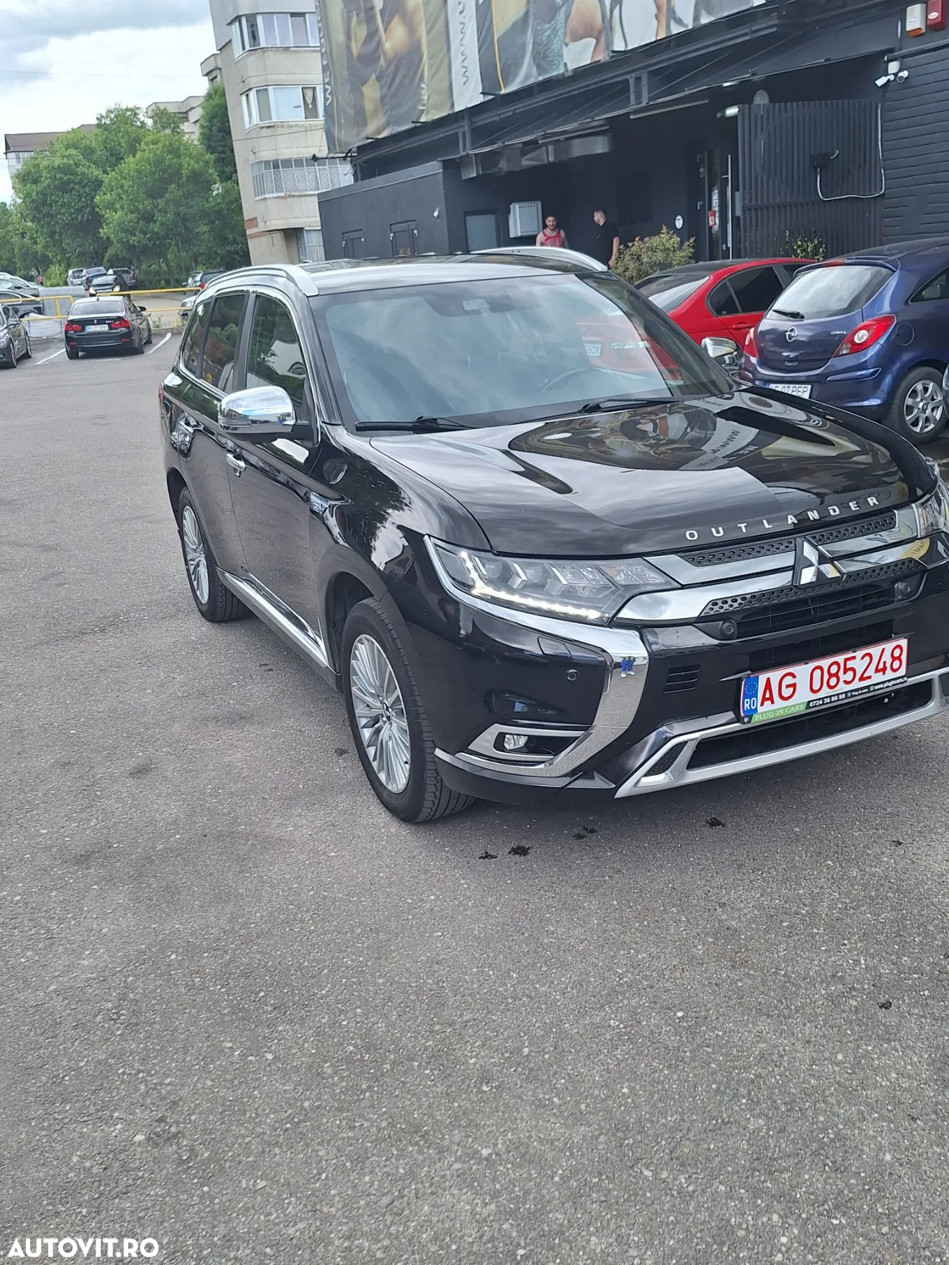 Mitsubishi Outlander 2.4 4WD Plug-In Hybrid Top - 3