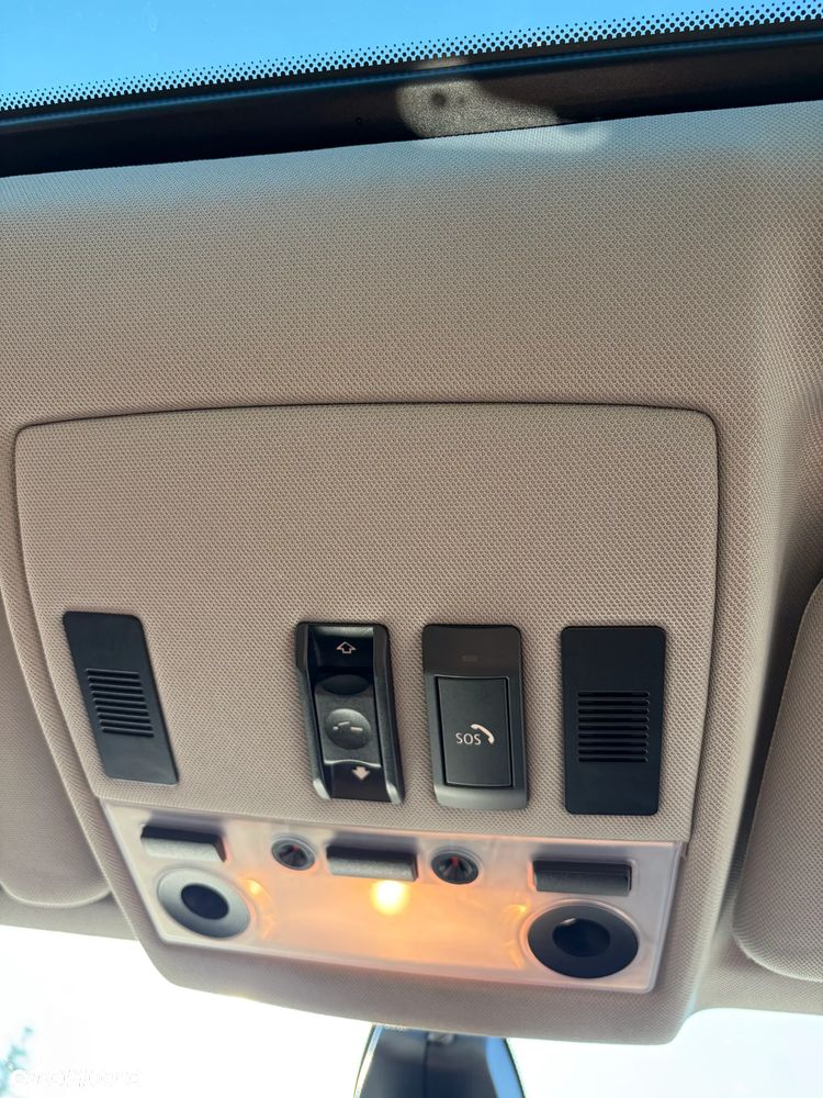 BMW Seria 5 545i - 24
