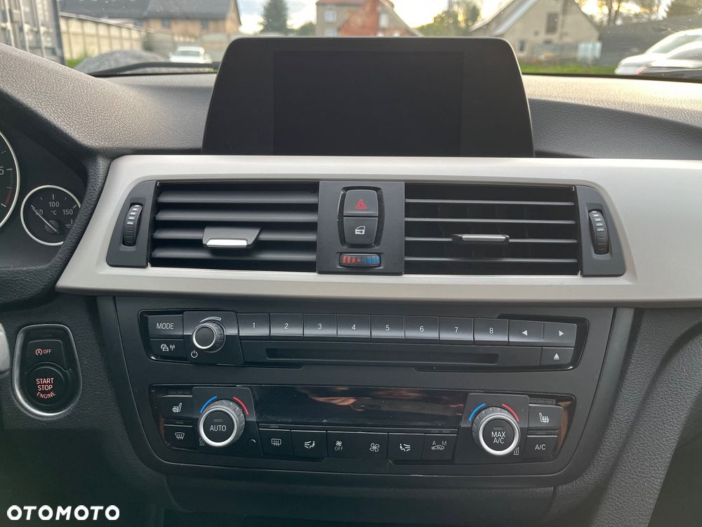 BMW Seria 3 318d - 11