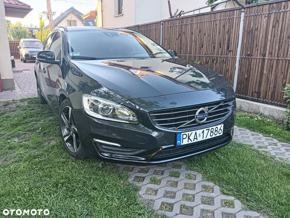 Volvo V60 D4 Geartronic Momentum Pro - 1