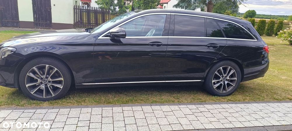 Mercedes-Benz E-Class 2017 photo 3