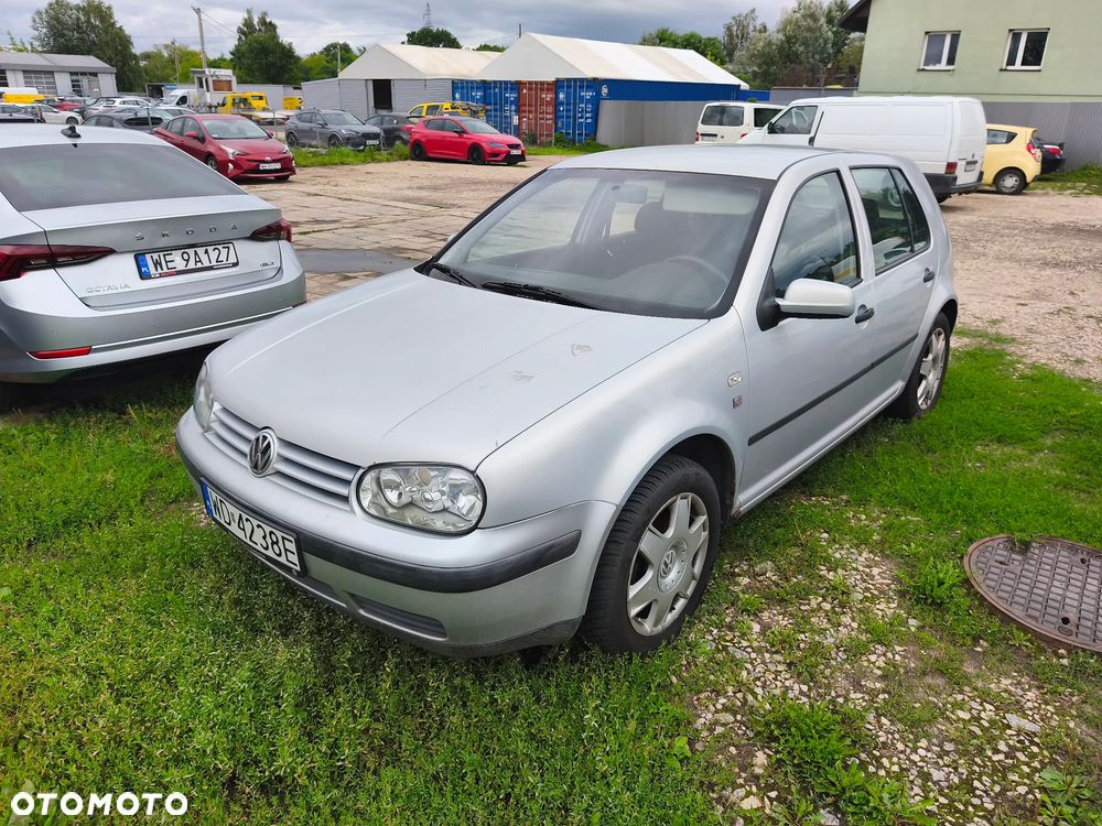 Volkswagen Golf 1.6 - 1