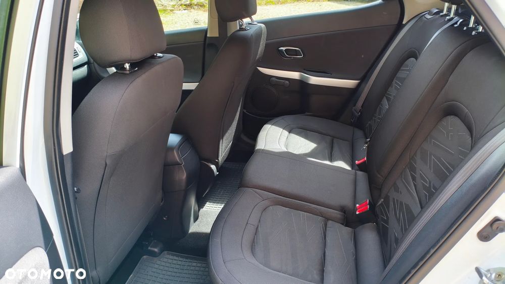 Kia Ceed 1.4 M - 11