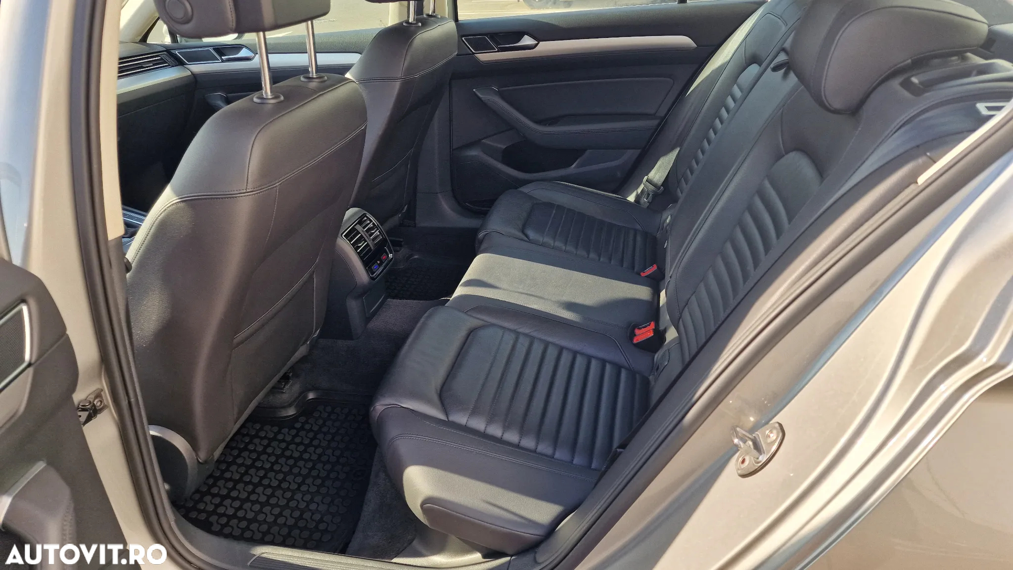 Volkswagen Passat - 10