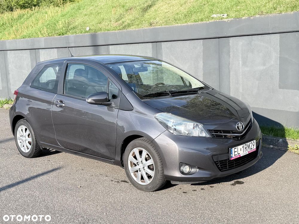 Toyota Yaris 1.33 Premium - 4