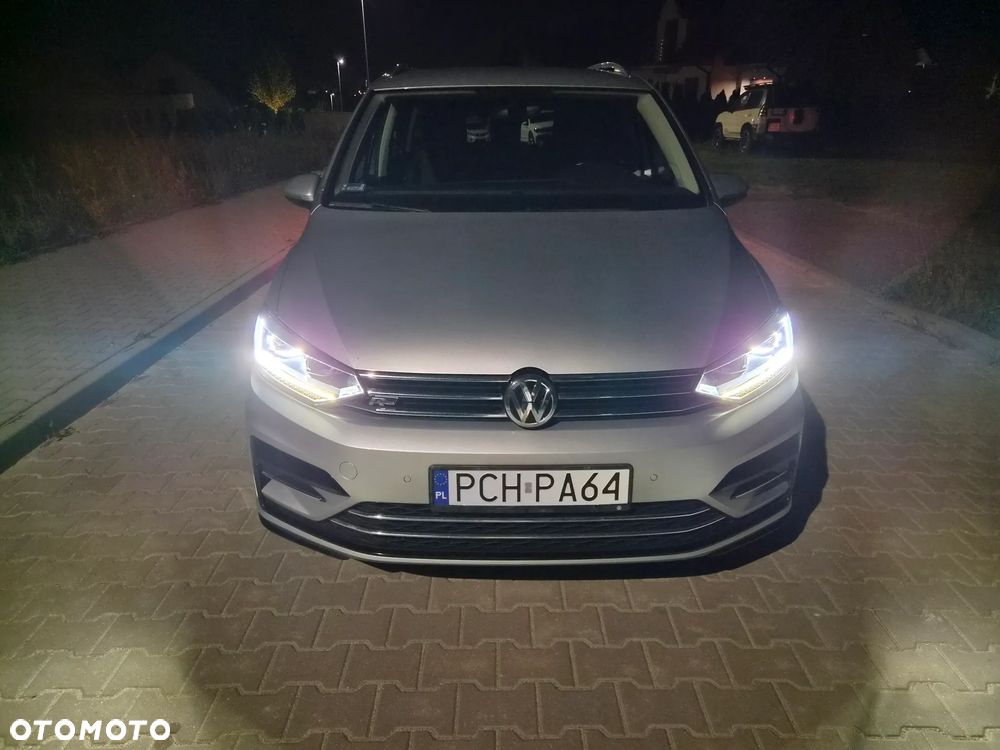Volkswagen Touran - 26