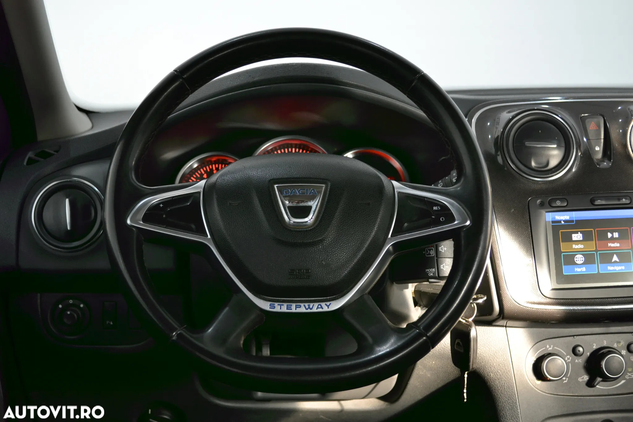 Dacia Sandero - 8