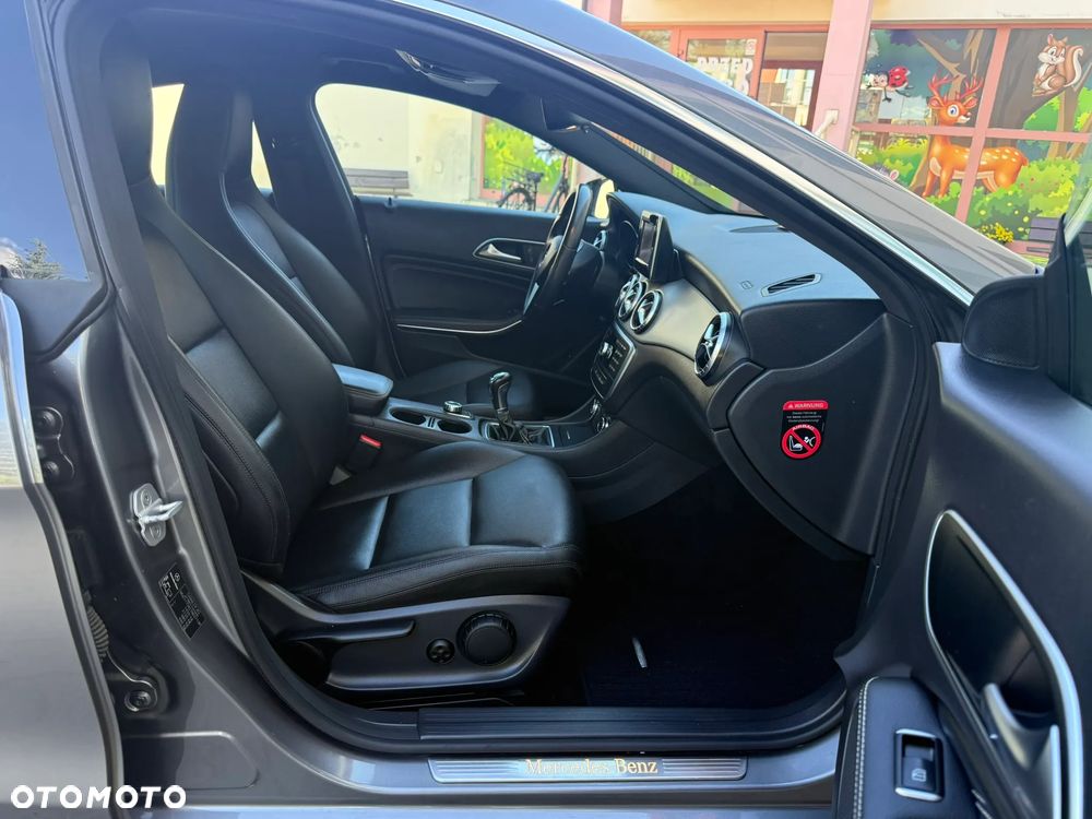 Mercedes-Benz CLA 180 BlueEffICIENCY Edition - 37