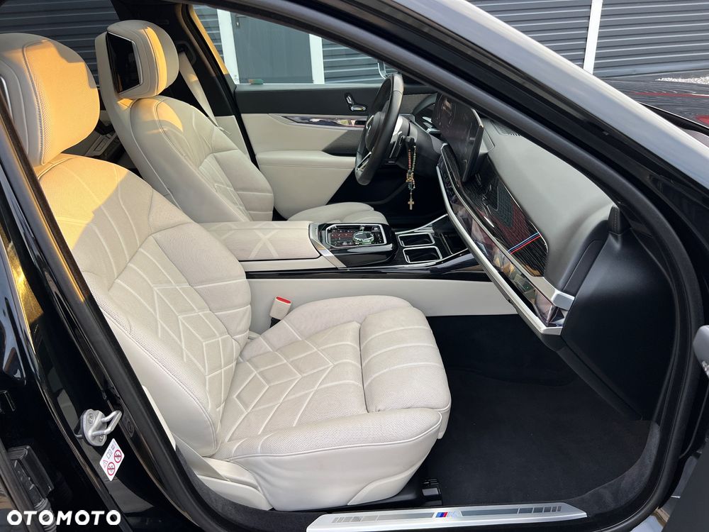 BMW Seria 7 740d xDrive - 31