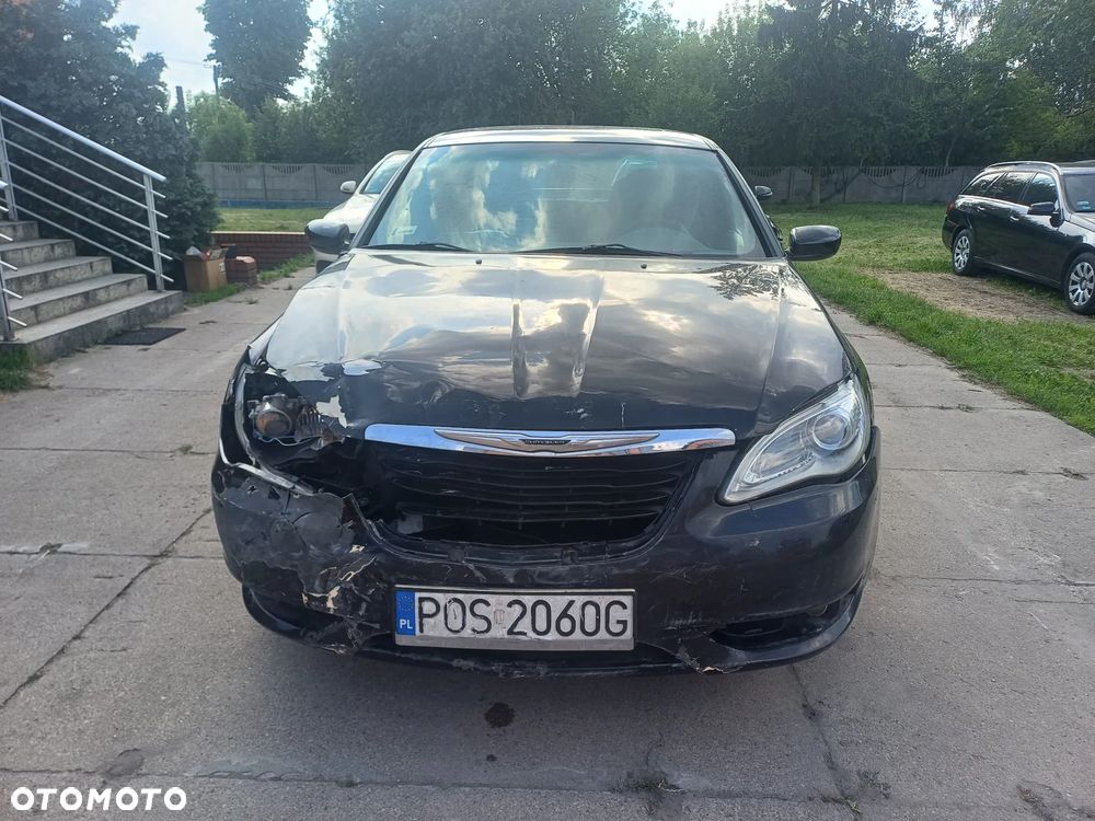 Chrysler 200 - 4