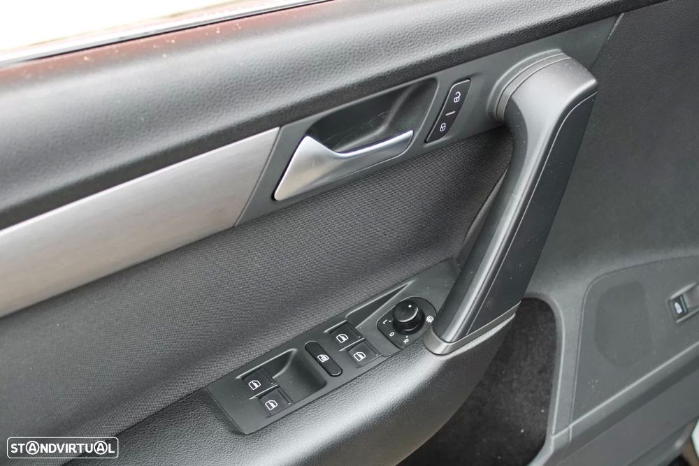 VW Passat 1.6 TDI Confortline - 16