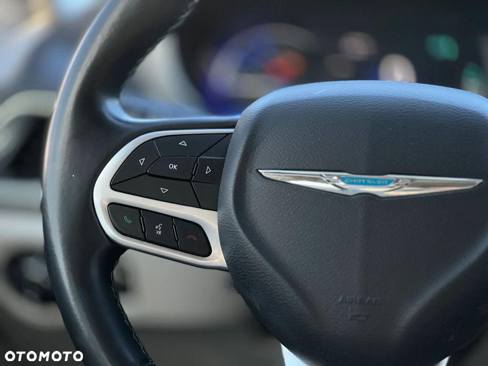 Chrysler Pacifica - 20