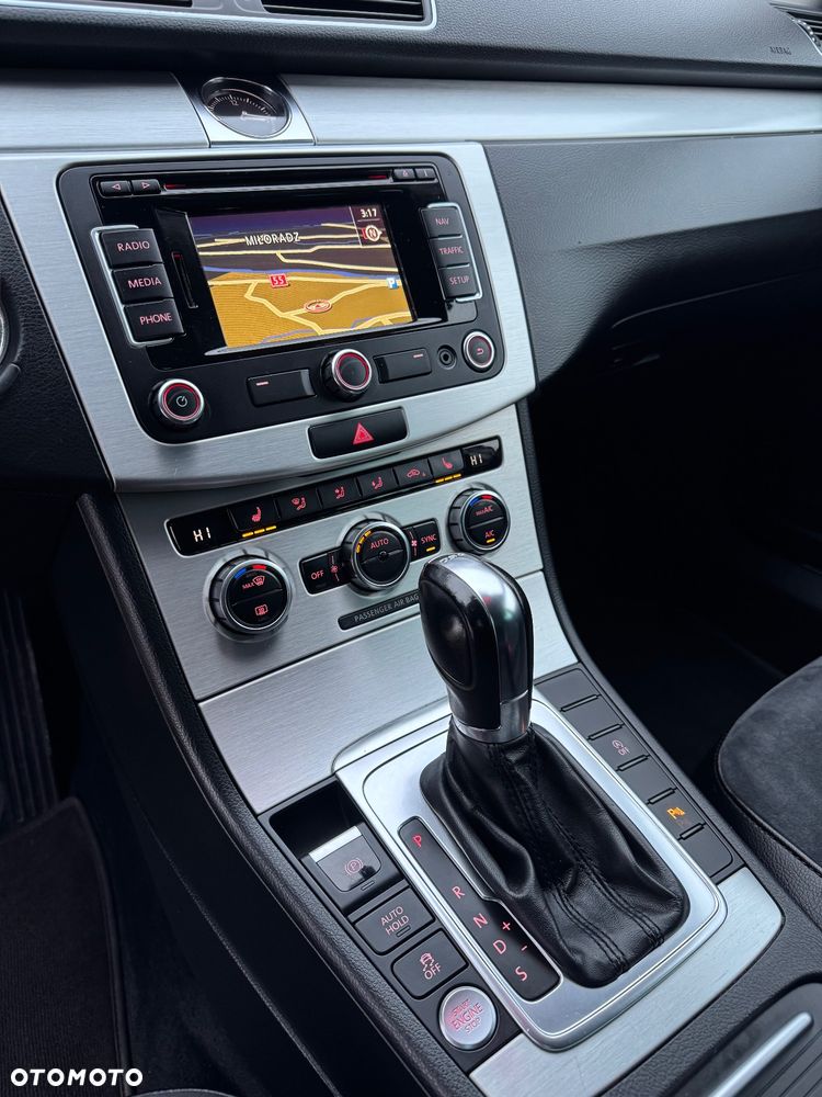 Volkswagen Passat 2.0 TDI DSG BlueMotion Technology Highline - 8