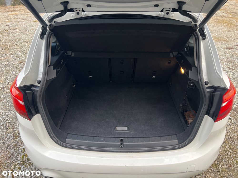 BMW Seria 2 216d Sport Line - 26