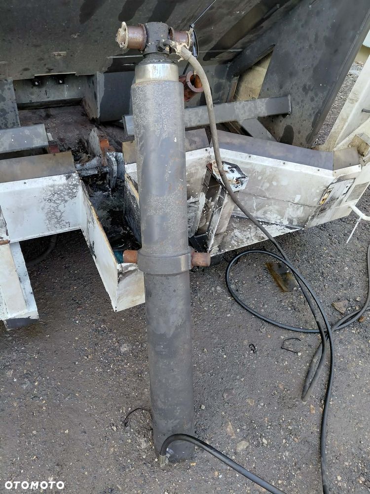 Siłownik hydrauliczny Wypychu - 2