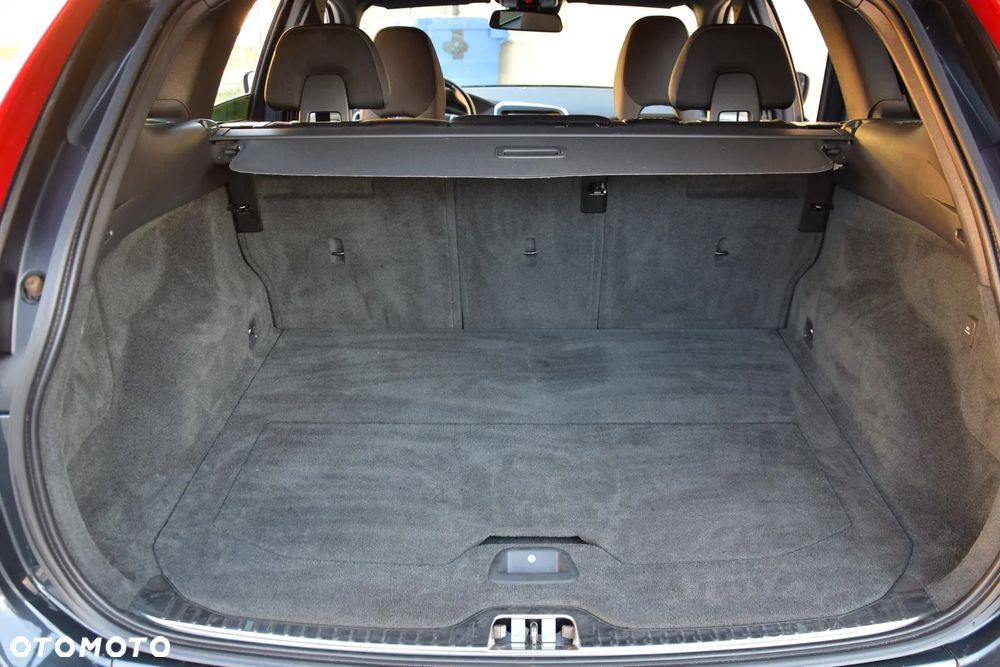 Volvo XC 60 D5 AWD Geartronic Momentum - 20