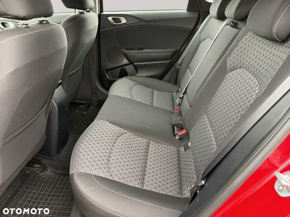 Kia Ceed 1.6 CRDi SCR M - 22