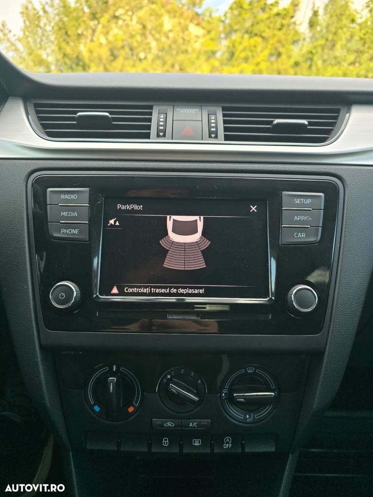 Skoda RAPID 1.4 TDI DSG Ambition - 14