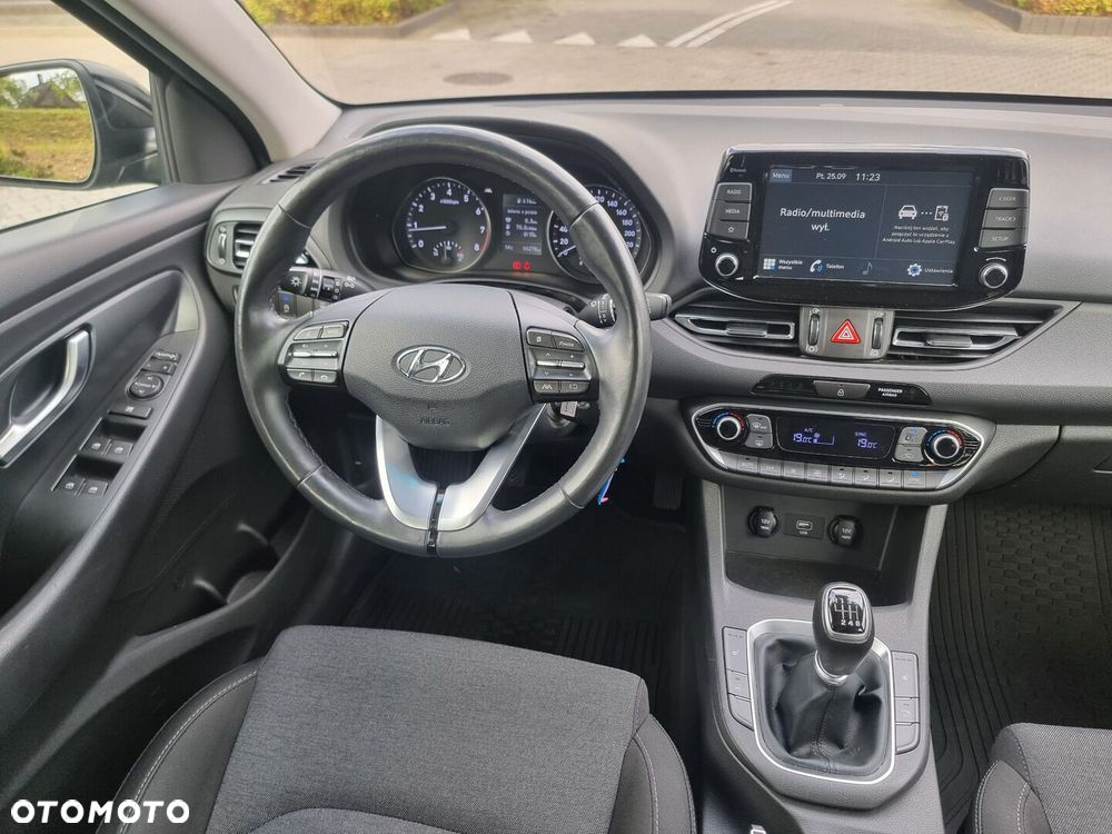 Hyundai i30 1.5 DPI Smart - 29