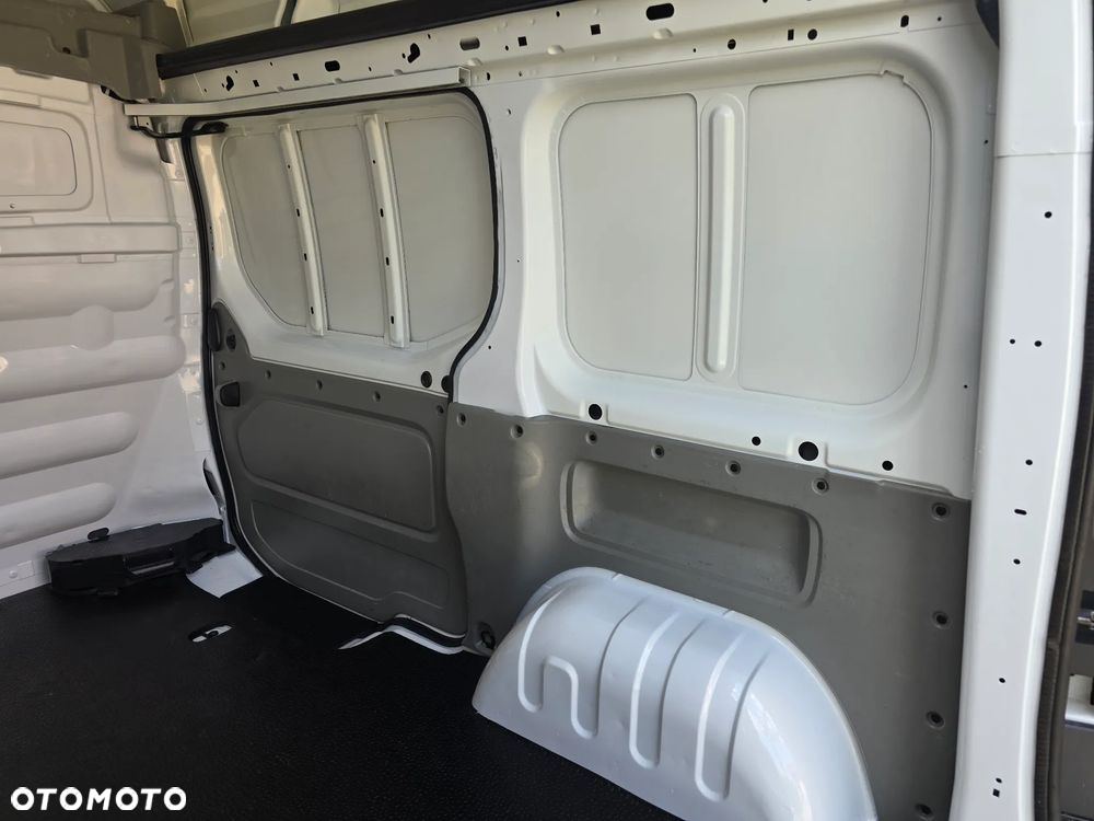 Opel Vivaro - 35